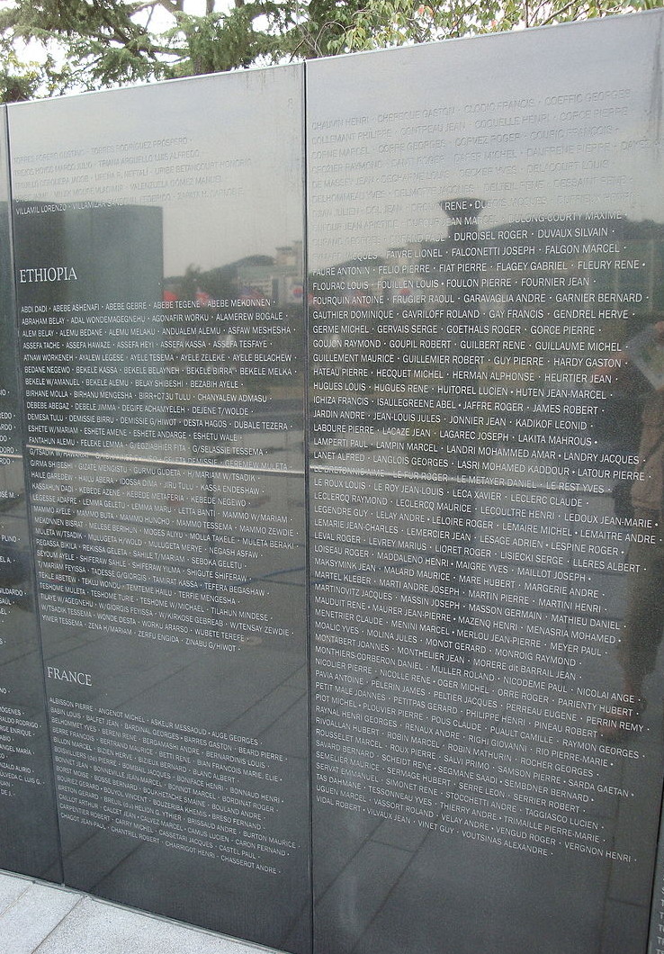 7 UNMCK mur souvenir tus bataillon franais