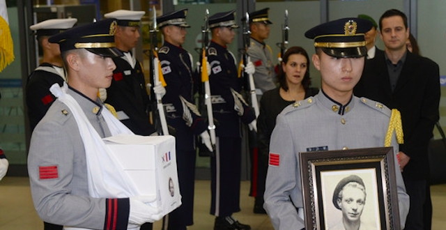 8 arrive des cendres Andr BELAVAL